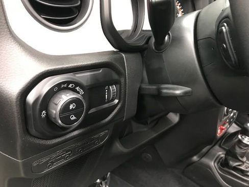 New 2025 Jeep Gladiator Willys image 22