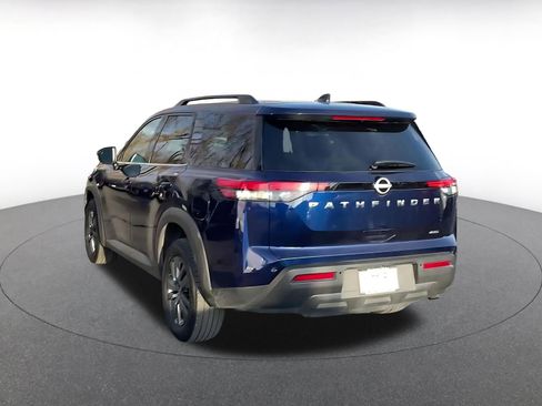 Used 2025 Nissan Pathfinder SV image 11
