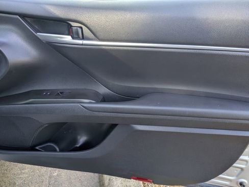 Used 2024 Toyota Camry SE image 31