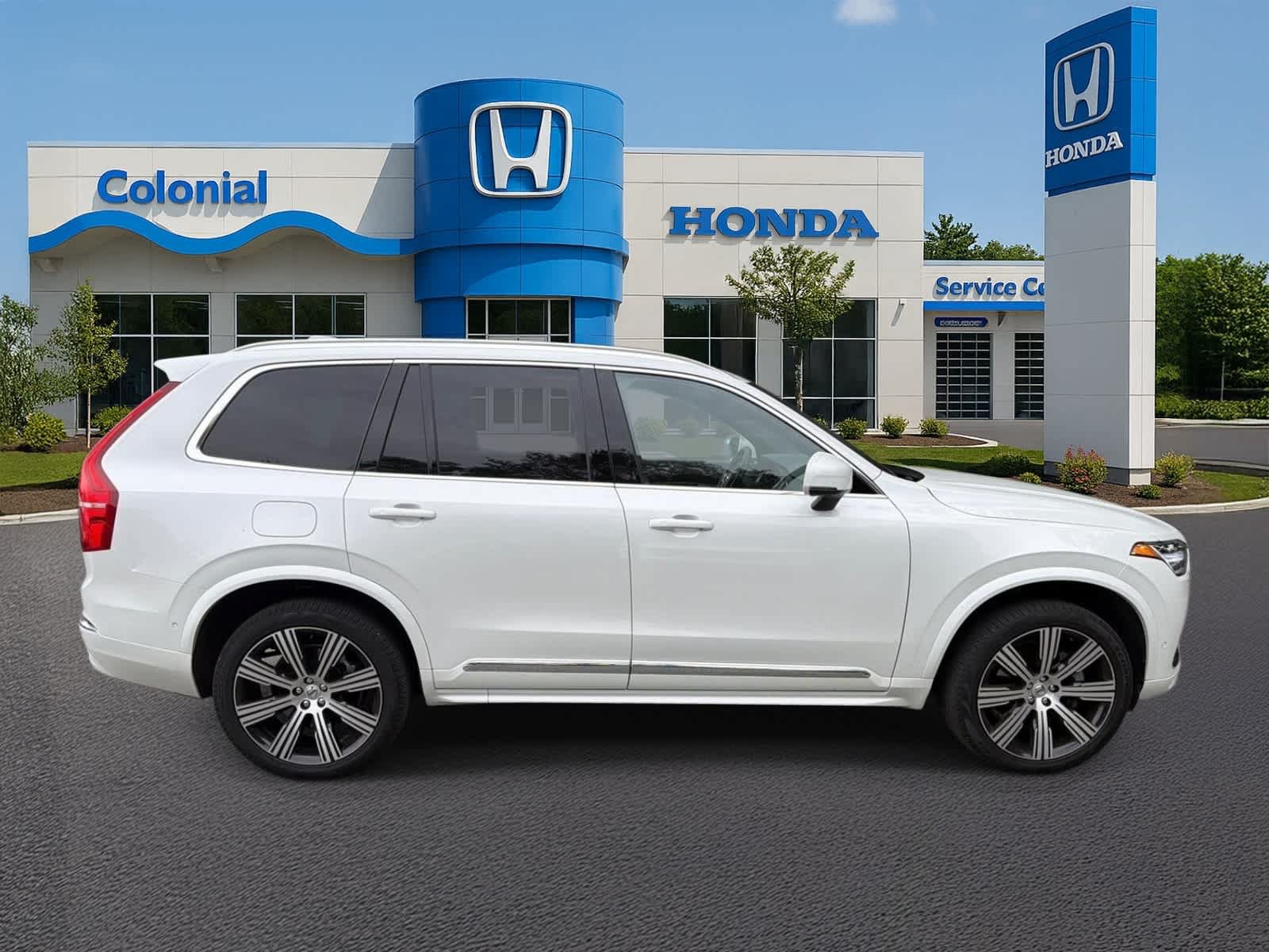 Used 2025 Volvo XC90 B6 Ultra w/ Protection Package Premier AWD/4WD image 7