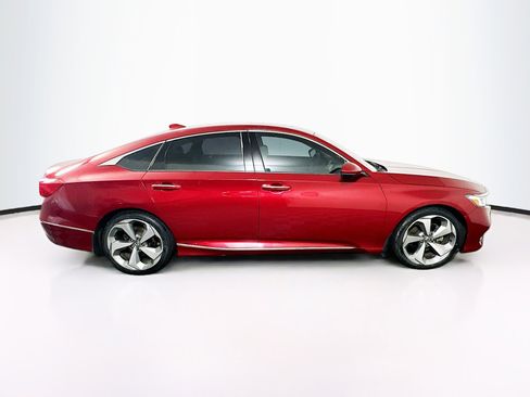 Used 2018 Honda Accord Touring image 10