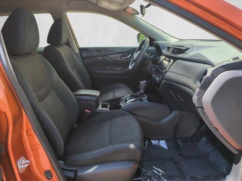 Used 2019 Nissan Rogue SV AWD/4WD image 19