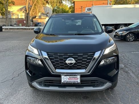 Used 2023 Nissan Rogue S image 2