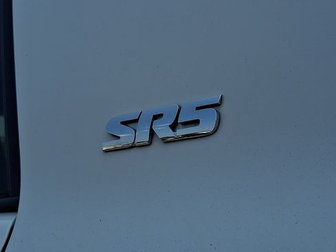 Used 2015 Toyota 4Runner SR5 Premium AWD/4WD image 30