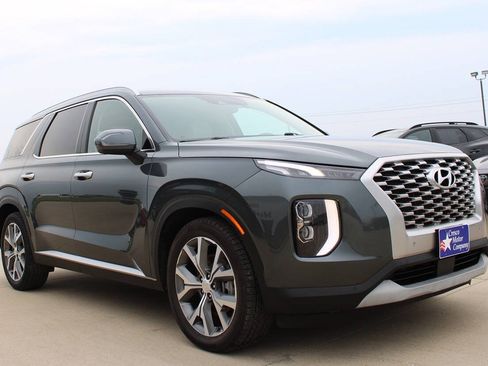 Used 2022 Hyundai Palisade SEL w/ Premium Package AWD/4WD image 3