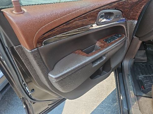 Used 2014 Buick Enclave Leather FWD image 7