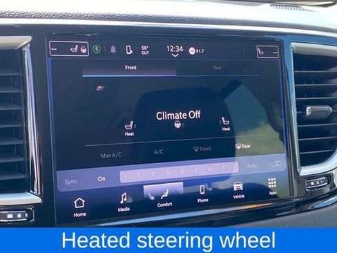 Used 2024 Chrysler Pacifica Touring-L image 14