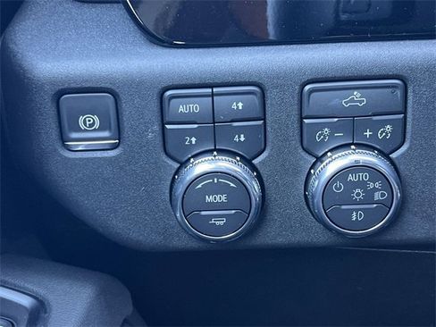 New 2026 GMC Sierra 1500 Elevation w/ LPO, Elevation Black Package image 23