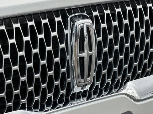 Used 2024 Lincoln Aviator Reserve AWD/4WD image 40