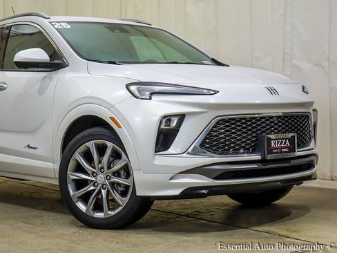 Used 2025 Buick Encore GX Avenir w/ Avenir Technology Package image 5