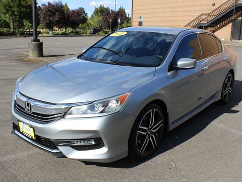 Used 2016 Honda Accord Sport image 2