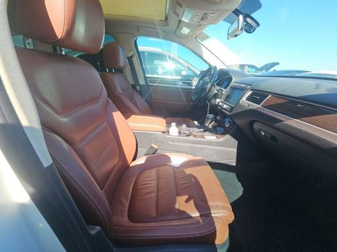 Used 2015 Volkswagen Touareg VR6 AWD/4WD image 17