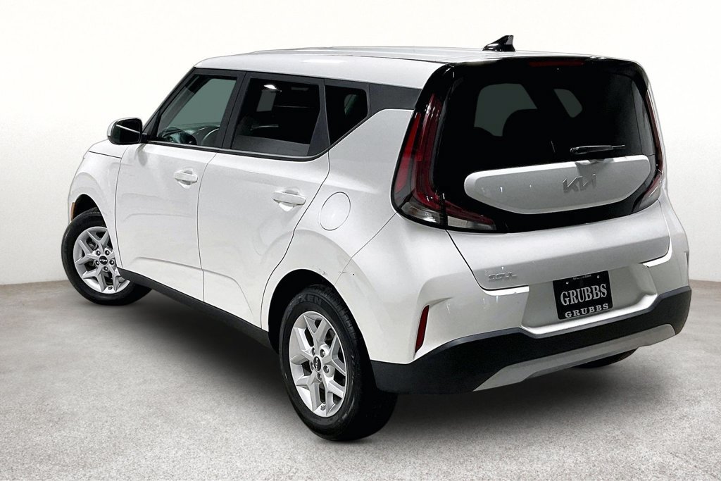 Used 2025 Kia Soul LX w/ LX Technology Package FWD image 15