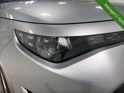 Used 2025 Kia Soul LX w/ LX Technology Package FWD image 34