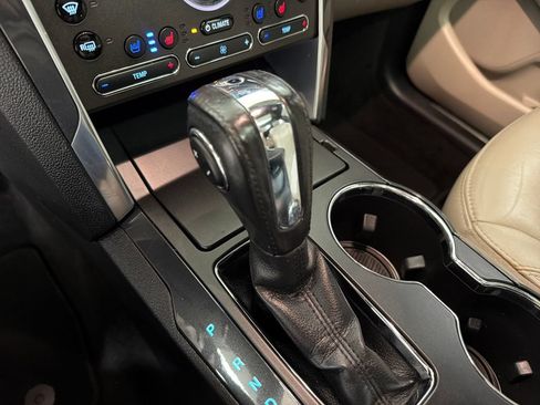 Certified 2018 Ford Explorer Limited FWD image 30