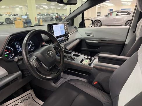 Used 2024 Toyota Sienna XSE w/ XSE Plus Package image 14