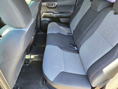 Used 2021 Toyota Tacoma TRD Sport w/ Technology Package image 7