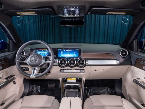 New 2026 Mercedes-Benz GLB 250 image 13