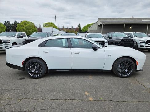 New 2026 Dodge Charger R/T AWD/4WD image 8