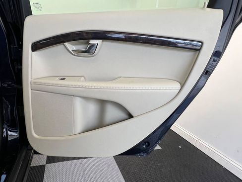 Used 2016 Volvo XC70 T5 Premier w/ Proximity Package image 13