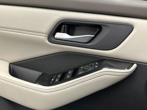 New 2026 Nissan Rogue SV image 18