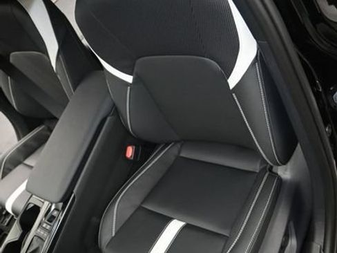 New 2026 Toyota Camry Hybrid FWD image 9