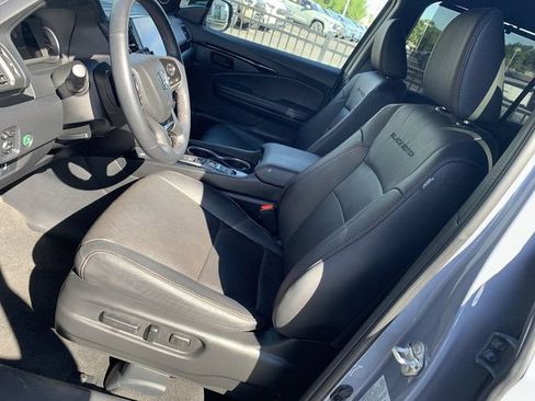 Used 2025 Honda Passport Black Edition image 18
