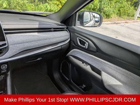 Certified 2025 Jeep Compass Latitude AWD/4WD image 16