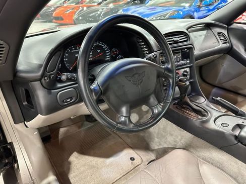Used 2002 Chevrolet Corvette Coupe image 14