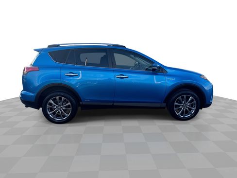 Used 2017 Toyota RAV4 Limited image 9