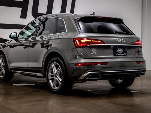 Used 2025 Audi Q5 e Premium Plus w/ Premium Plus Package AWD/4WD image 29