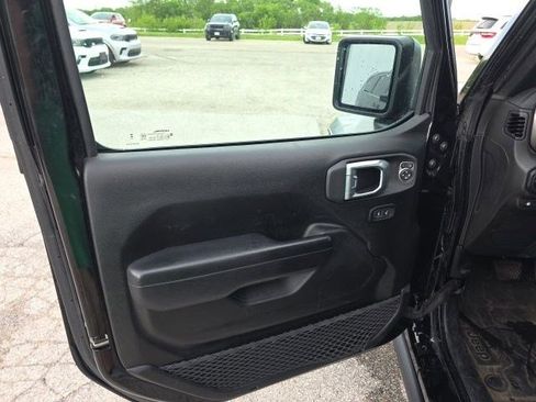 Used 2023 Jeep Wrangler Unlimited w/ Cold Weather Group AWD/4WD image 16