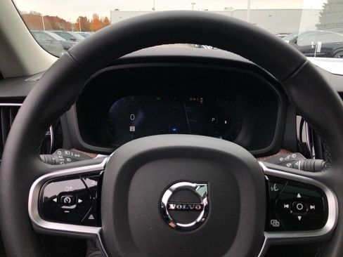 Used 2025 Volvo V60 B5 Cross Country Plus image 19