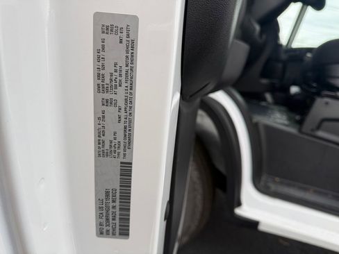 New 2026 RAM ProMaster 3500 w/ Premium Convenience Group image 24