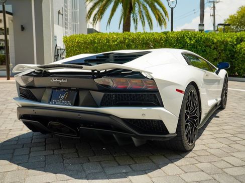 Used 2018 Lamborghini Aventador S image 47