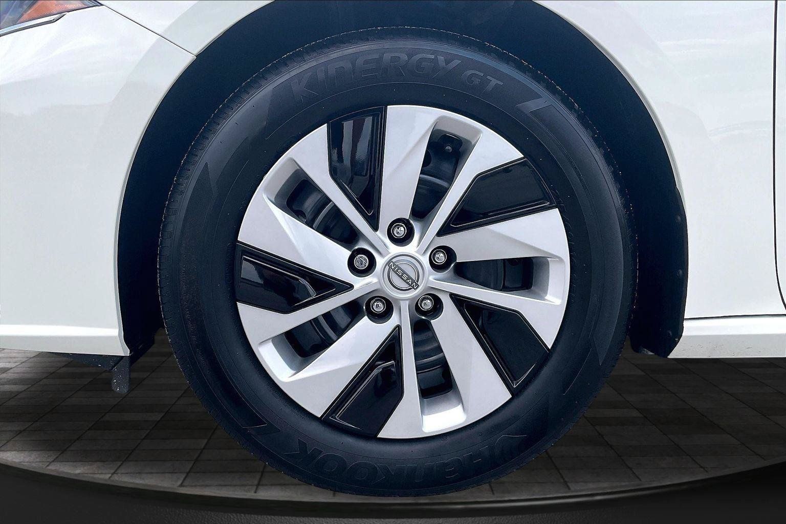 Certified 2025 Nissan Altima 2.5 S FWD image 10