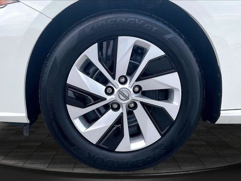 Certified 2025 Nissan Altima 2.5 S FWD image 10