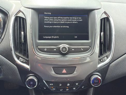 Used 2019 Chevrolet Cruze LT w/ Convenience Package image 18