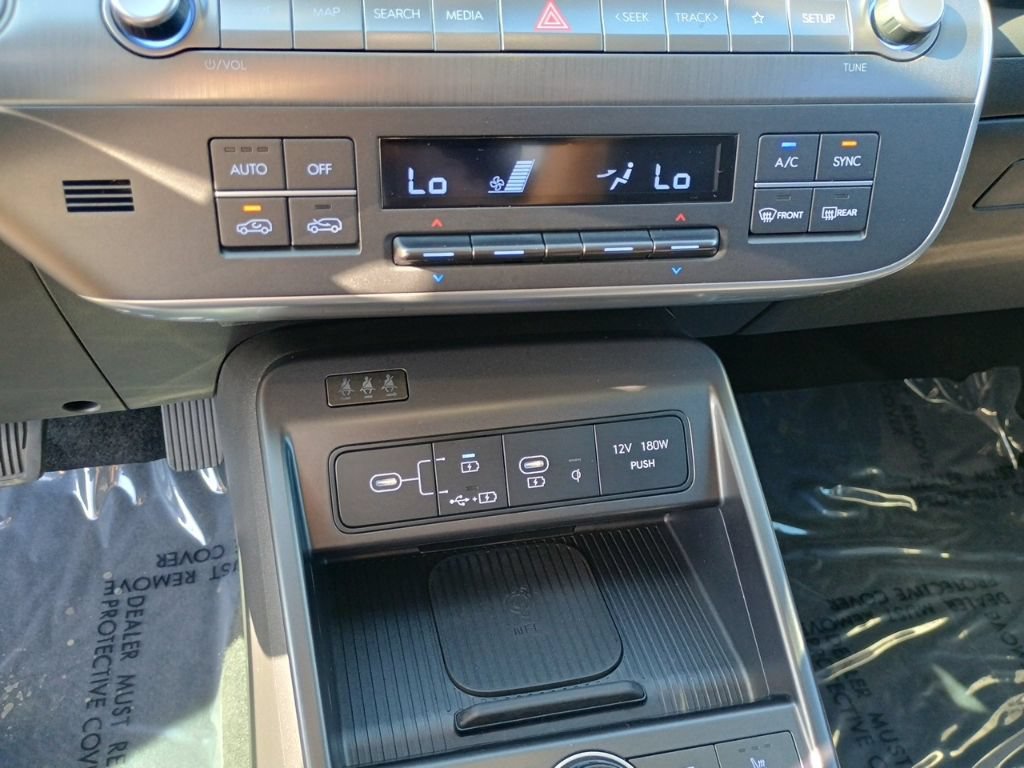 Used 2025 Hyundai Kona Limited FWD image 31