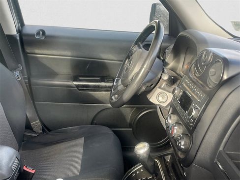 Used 2011 Jeep Patriot Latitude image 12