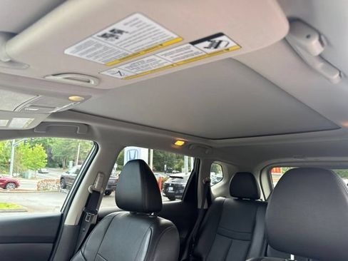 Used 2016 Nissan Rogue SL w/ SL Premium Package AWD/4WD image 5