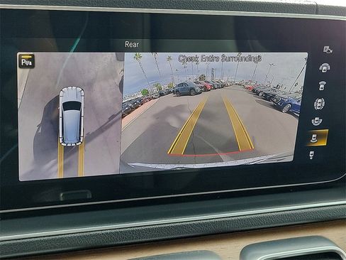 Used 2022 Mercedes-Benz GLS 450 4MATIC image 10