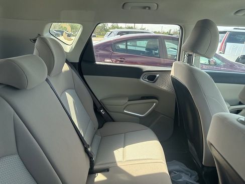 Used 2024 Kia Soul LX image 10