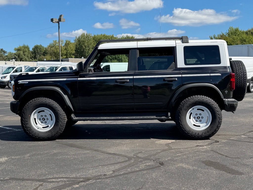 Used 2025 Ford Bronco Heritage Edition AWD/4WD image 5