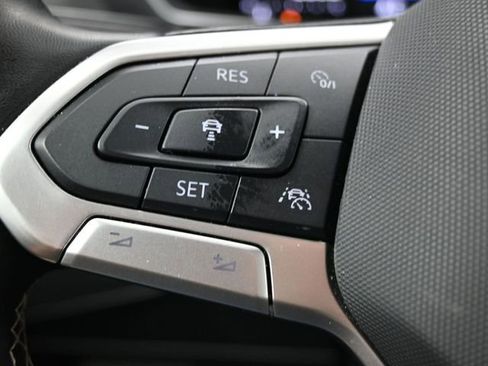Used 2024 Volkswagen Tiguan SE FWD image 27
