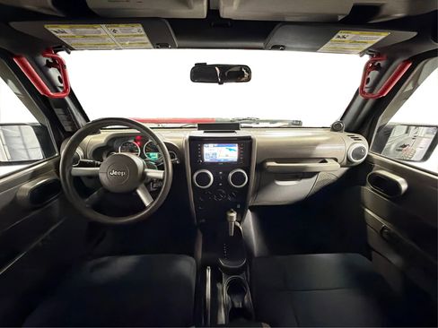 Used 2008 Jeep Wrangler Unlimited Sahara w/ Dual Top Group image 25