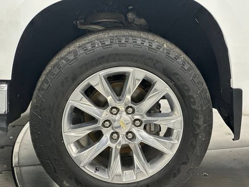 Used 2021 Chevrolet Silverado 1500 LTZ AWD/4WD image 23