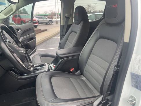 Used 2022 GMC Canyon AT4 image 12