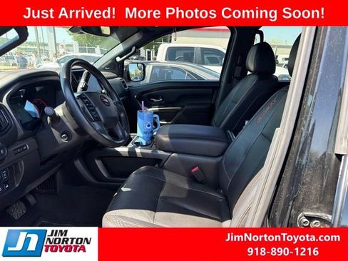 Used 2021 Nissan Titan PRO-4X w/ Pro-4x Convenience Package AWD/4WD image 8