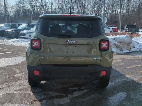 Used 2015 Jeep Renegade Latitude w/ Popular Equipment Group image 7
